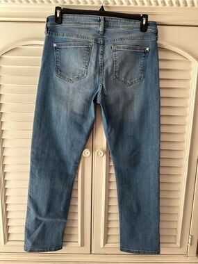 Slim Straight womens Jeans in Light Blue Denim